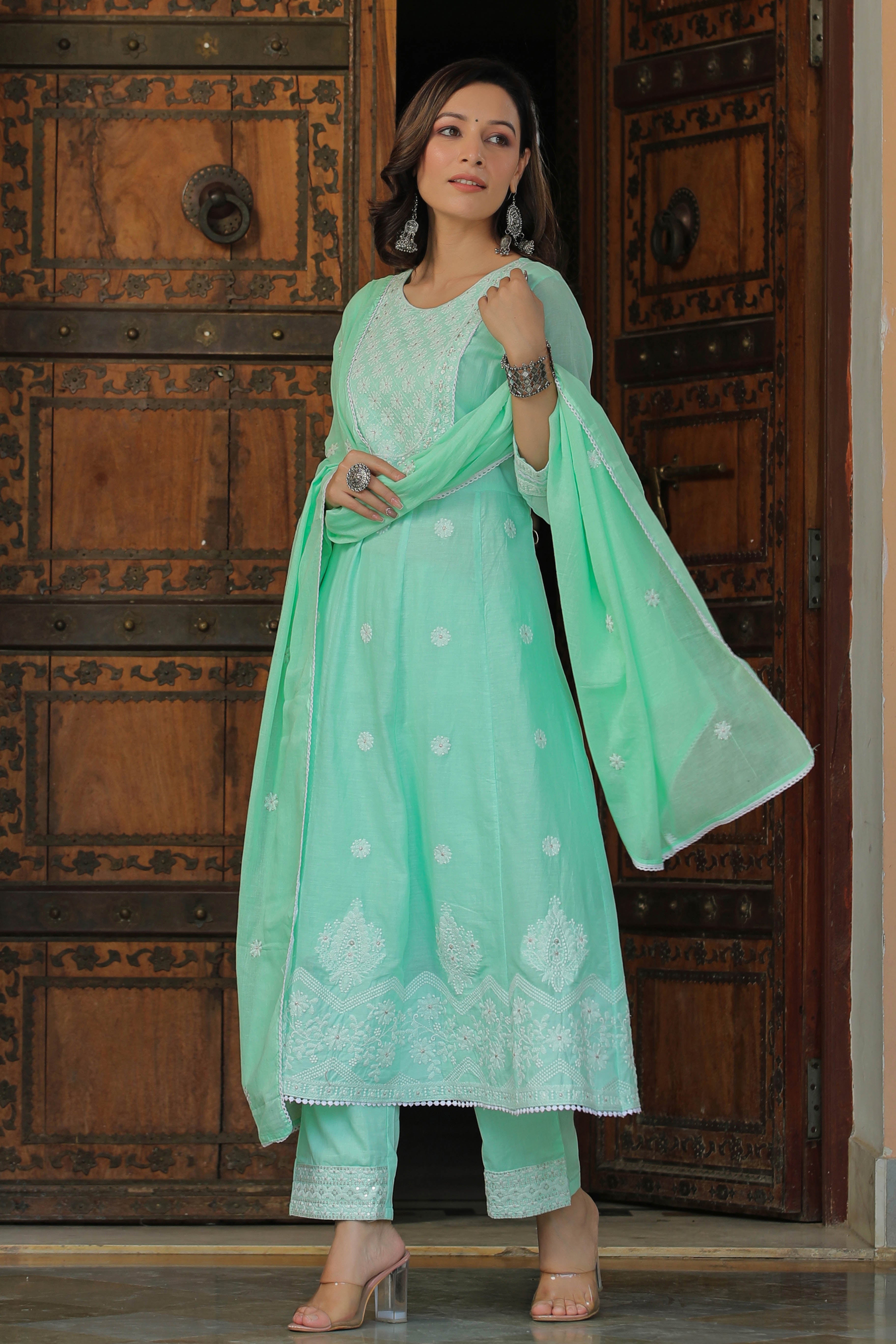 GREEN EMBROIDERED SUIT SET