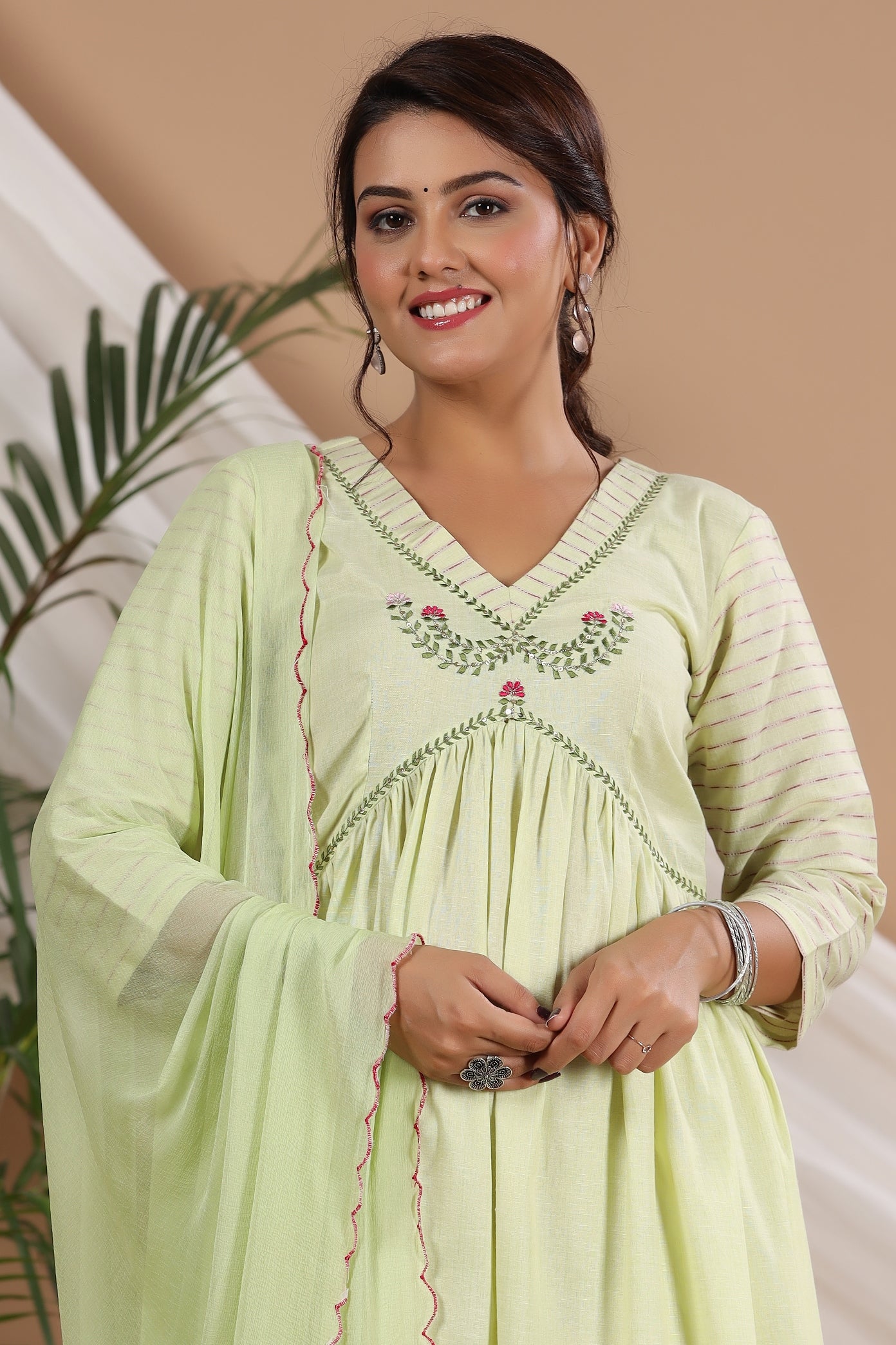 Ethnic Motifs Embroidered Thread Work Pure Cotton Kurta with Trousers & Dupatta