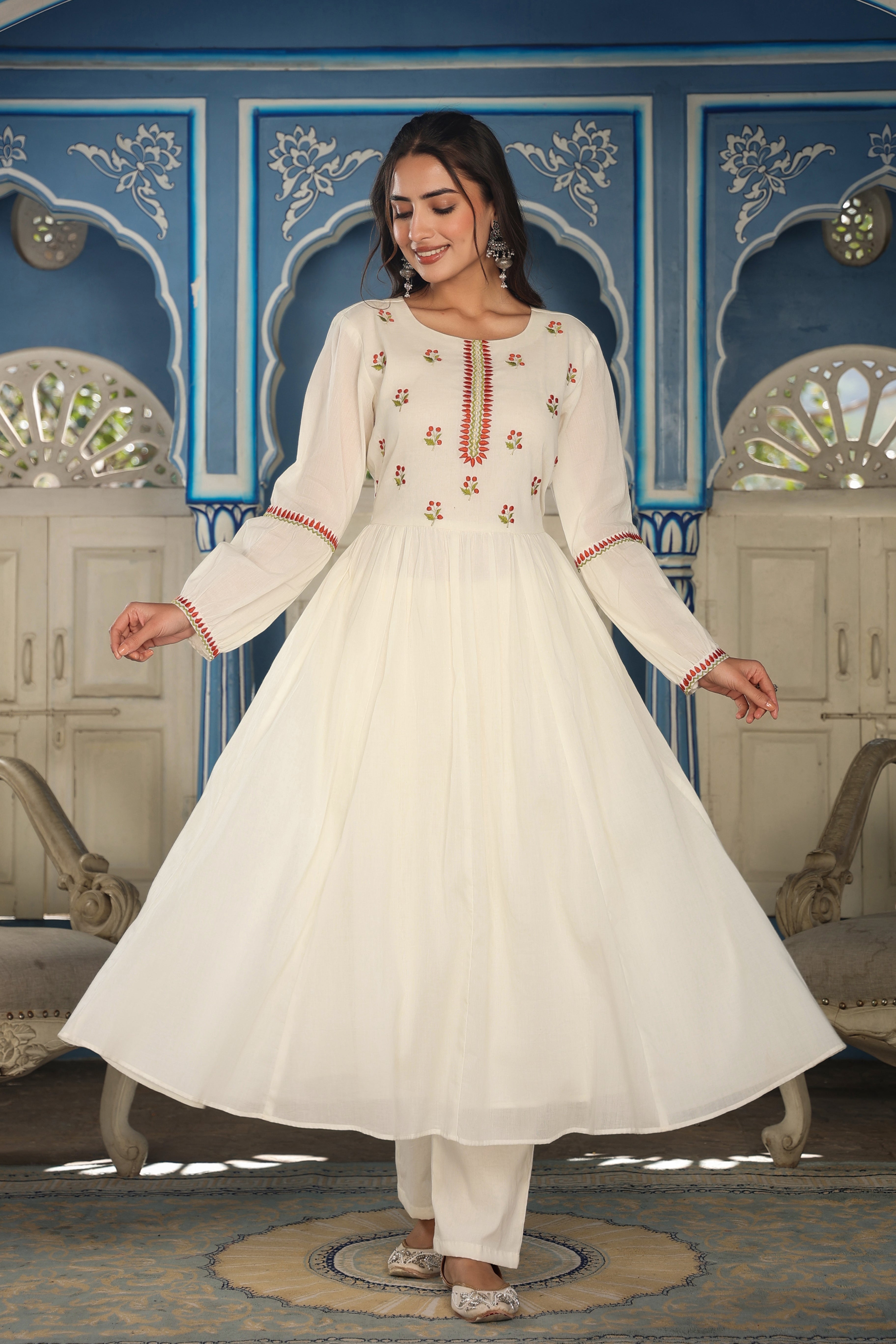 Readymade White Anarkali Suit In Cotton Latest 3905SL09